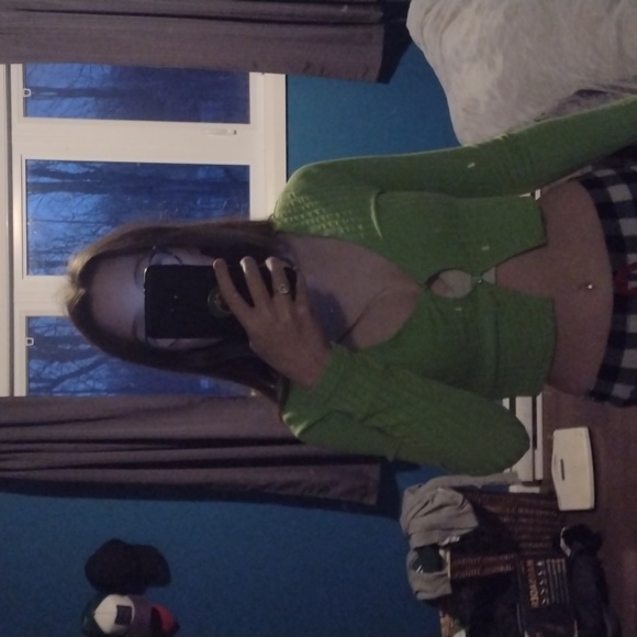 Green long sleeve button up - Picture 2 of 2